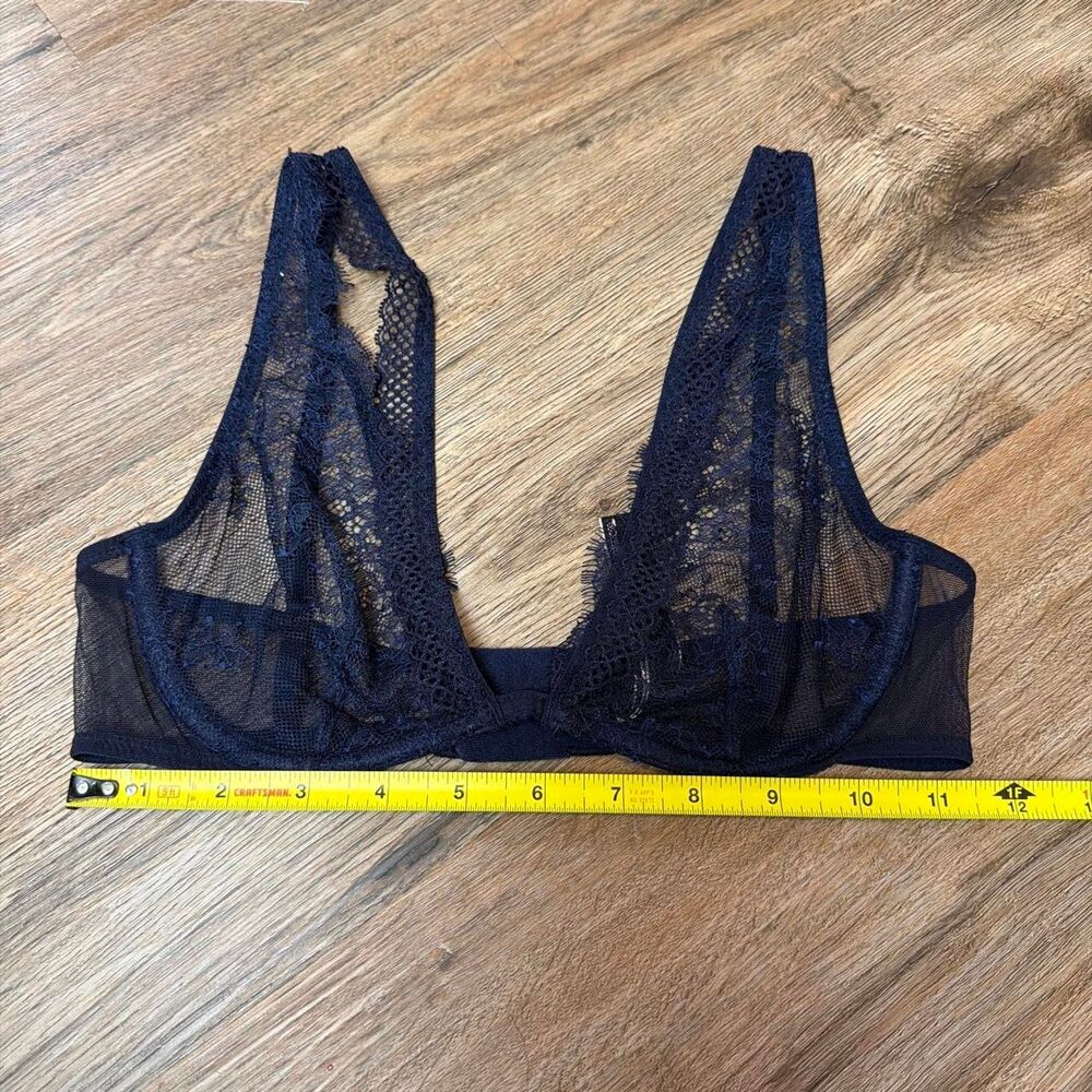 Victoria-s-secret Women's Black and Navy Bra